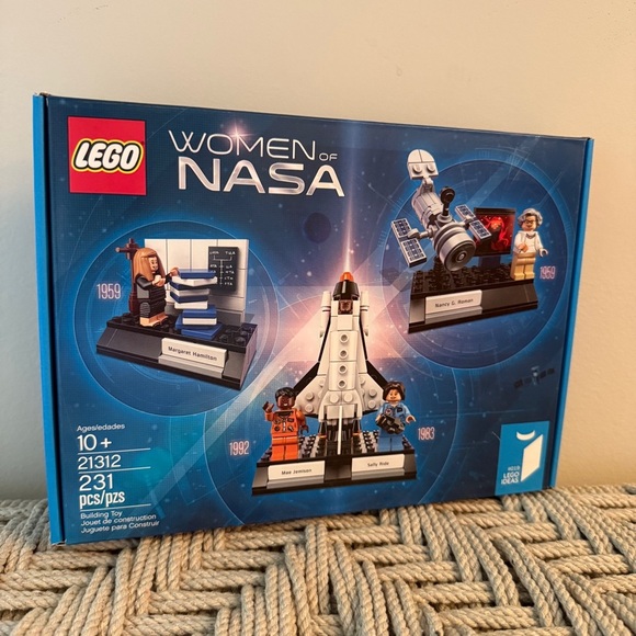New Lego Women of NASA 21312 Sealed Building Set 231 pieces Ages 10+ - Picture 1 of 3